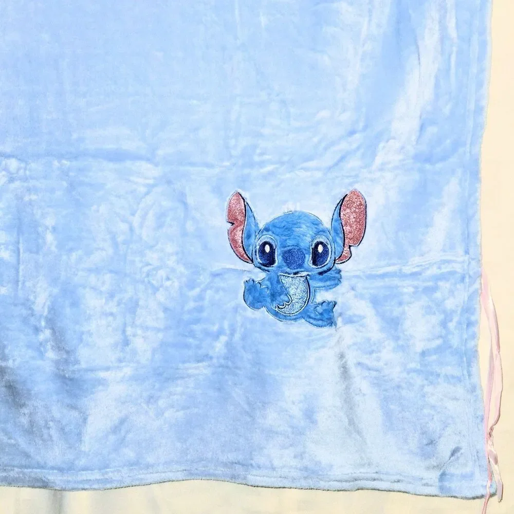 BLUEY THROW BLANKET Blue Velvet Soft 35x35 Inches Warm Fuzzy NEW